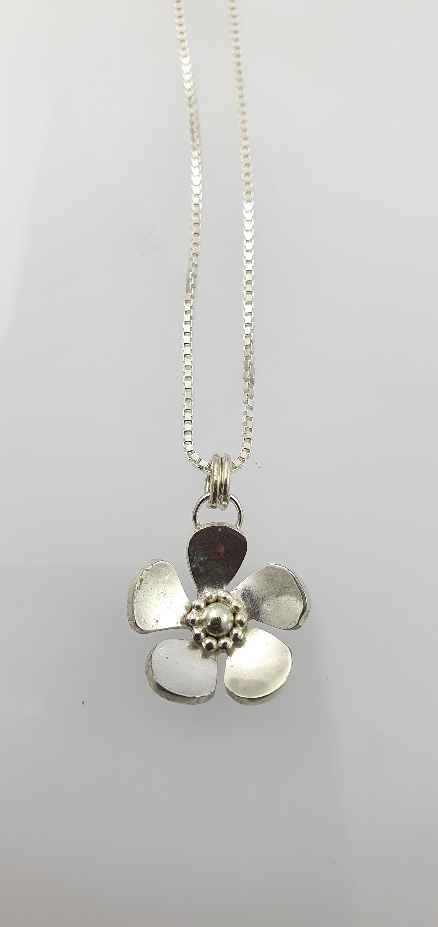 Manuka Flower Necklace