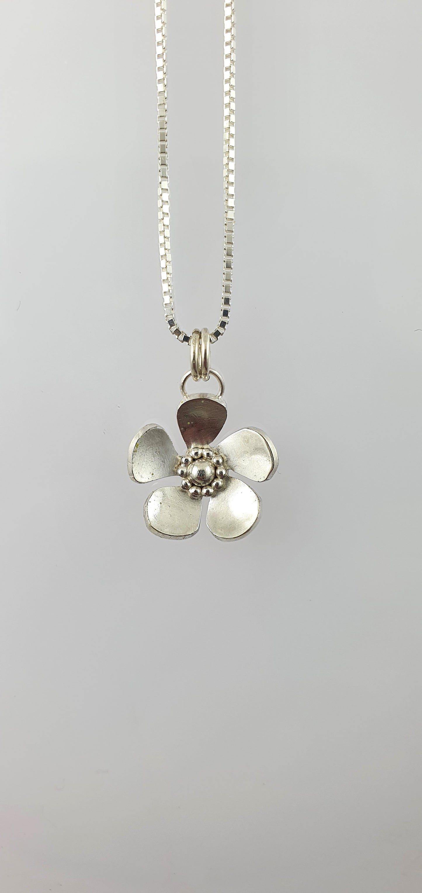 Manuka Flower Necklace