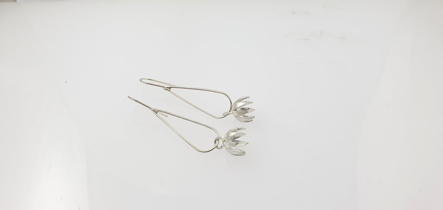 Blossom Cap Earrings - 8 petals